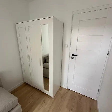 Rooms4less Guest house *