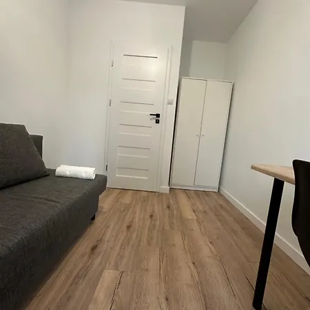Rooms4less *